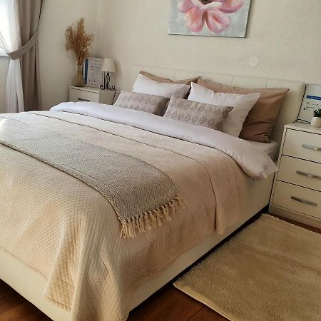 Apartman Sofia Otocac Bagian luar foto