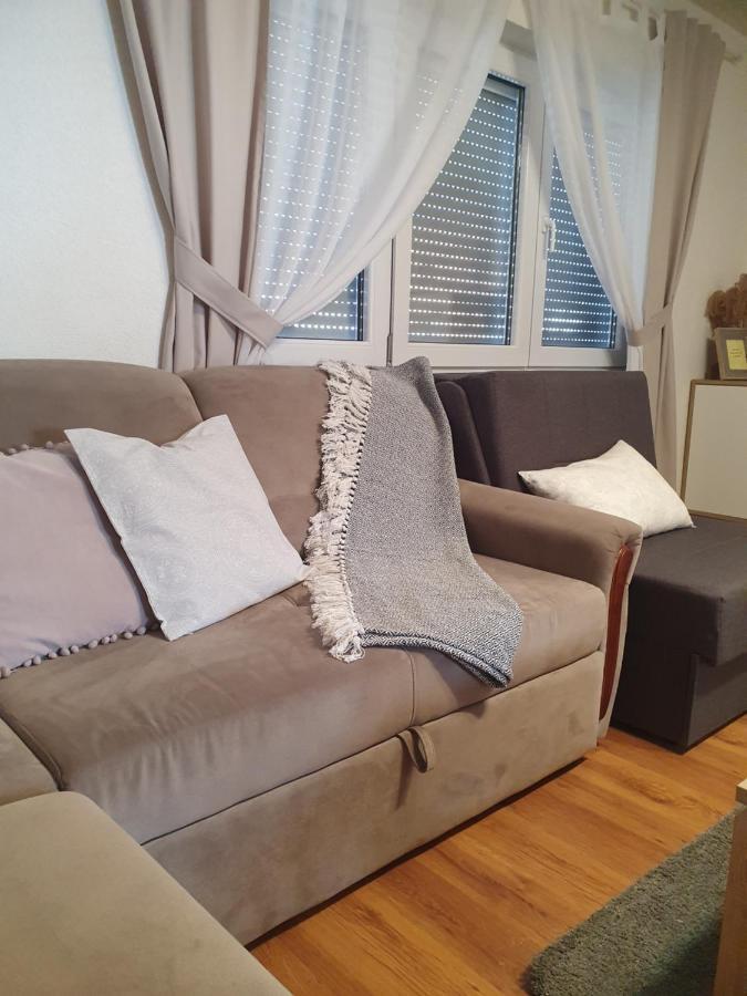 Apartman Sofia Otocac Bagian luar foto