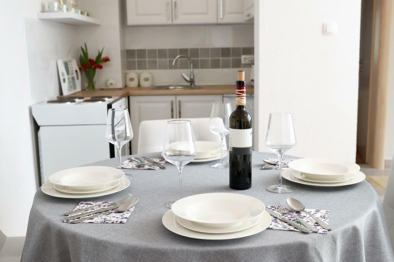 Apartman Sofia Otocac Bagian luar foto