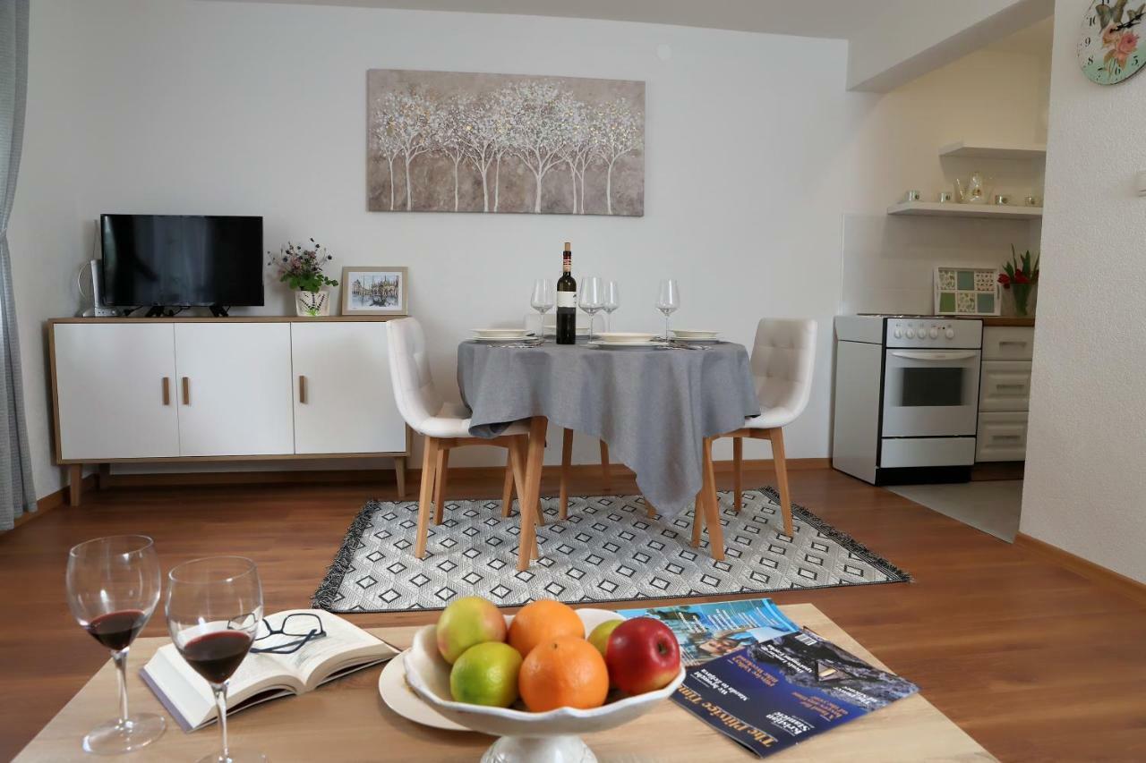 Apartman Sofia Otocac Bagian luar foto
