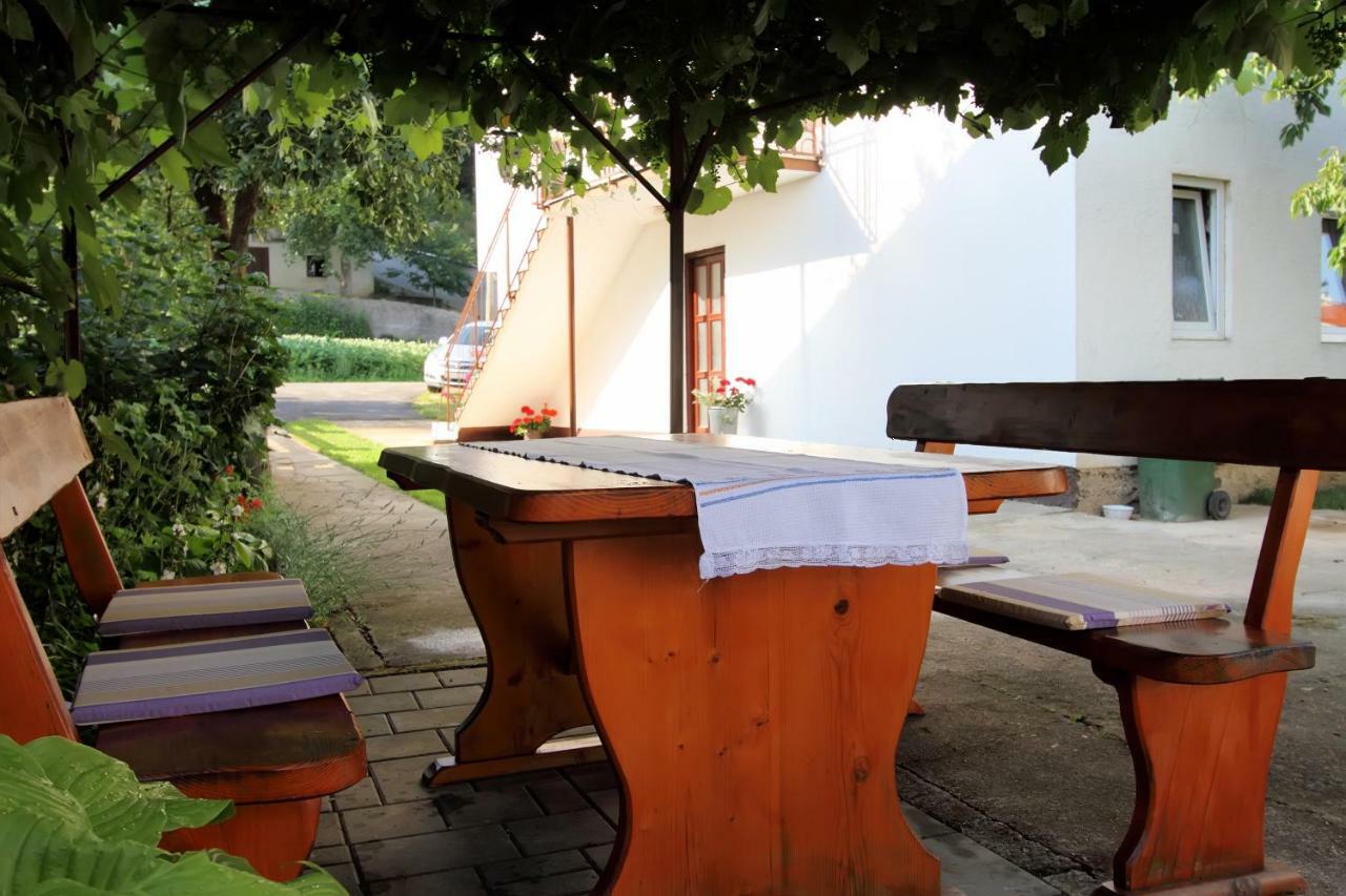 Apartman Sofia Otocac Bagian luar foto